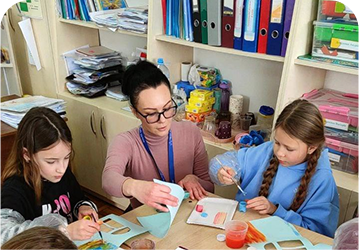 Art therapy classes at the Ivankov social center